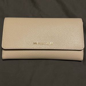 Michael Kors Wallet (Brand New)